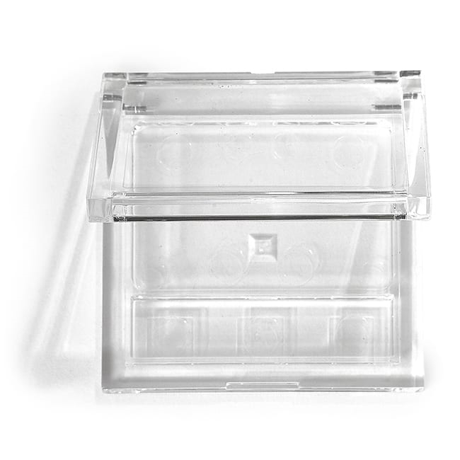 YYD3079 | Clean and simple square compact